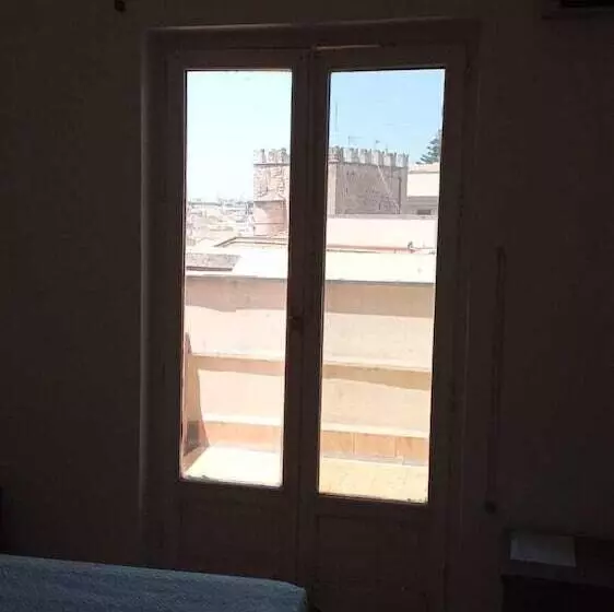 اتاق استاندارد یک نفره, 38 Aira