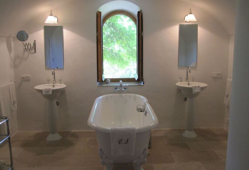 סוויטת ג'וניור, Can Serola