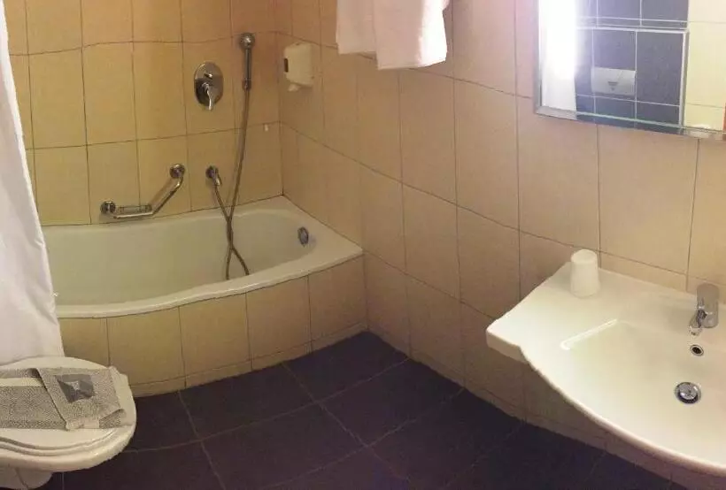 استودیوی استاندارد, Caravel Apartment
