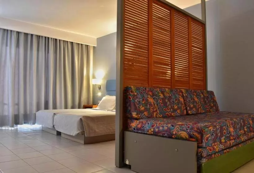 استودیوی استاندارد, Caravel Apartment
