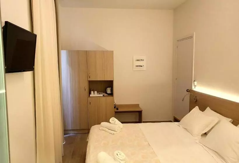 اتاق اکونومی, Caravel Apartment