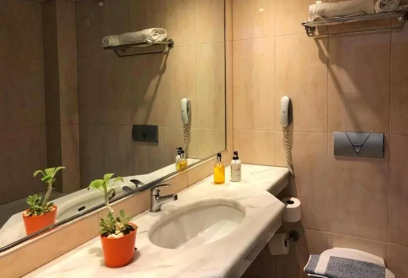 آپارتمان 1 خوابه با چشم‌انداز دریا, Caravel Apartment