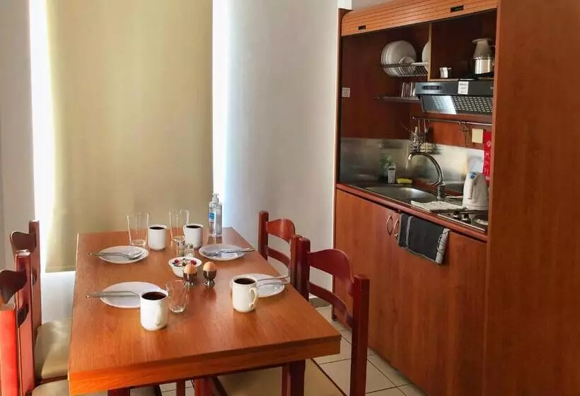 آپارتمان 1 خوابه با چشم‌انداز دریا, Caravel Apartment