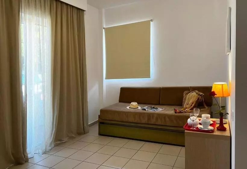 آپارتمان 1 خوابه با چشم‌انداز دریا, Caravel Apartment