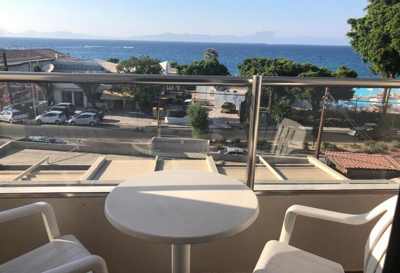 带1个卧室的带海景的公寓, Caravel Apartment