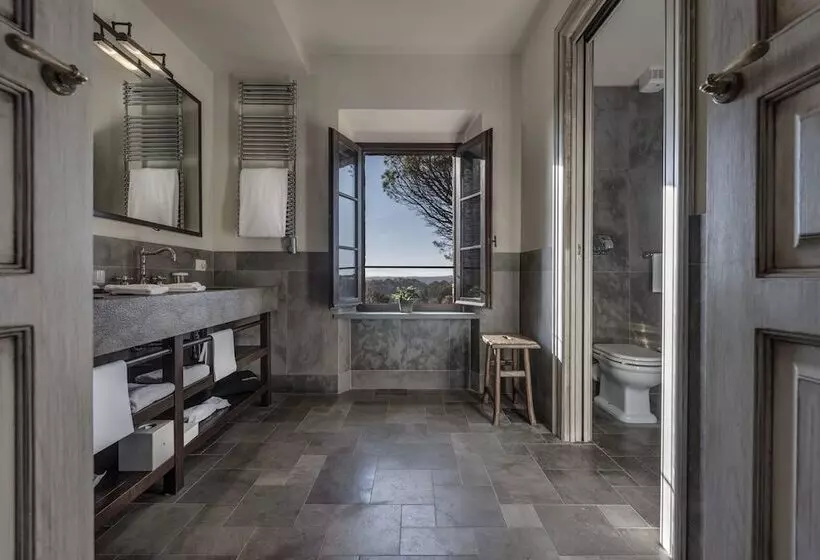 ジュニアスイート, Castel Monastero   The Leading Hotels Of The World