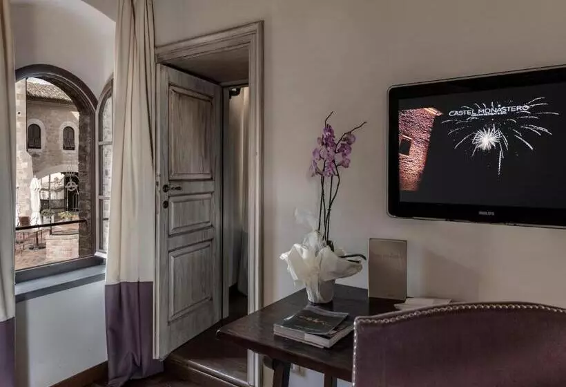 デラックスルーム, Castel Monastero   The Leading Hotels Of The World