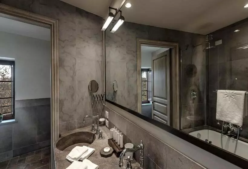 デラックスルーム, Castel Monastero   The Leading Hotels Of The World