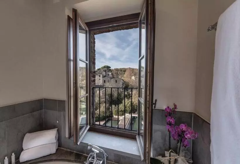 ジュニアスイート, Castel Monastero   The Leading Hotels Of The World