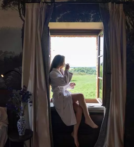 スリーベッドルーム　ヴィラ, Castel Monastero   The Leading Hotels Of The World