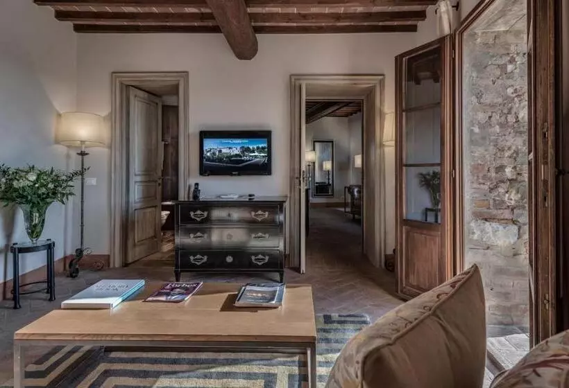 キングサイズベッドのスイートルーム, Castel Monastero   The Leading Hotels Of The World