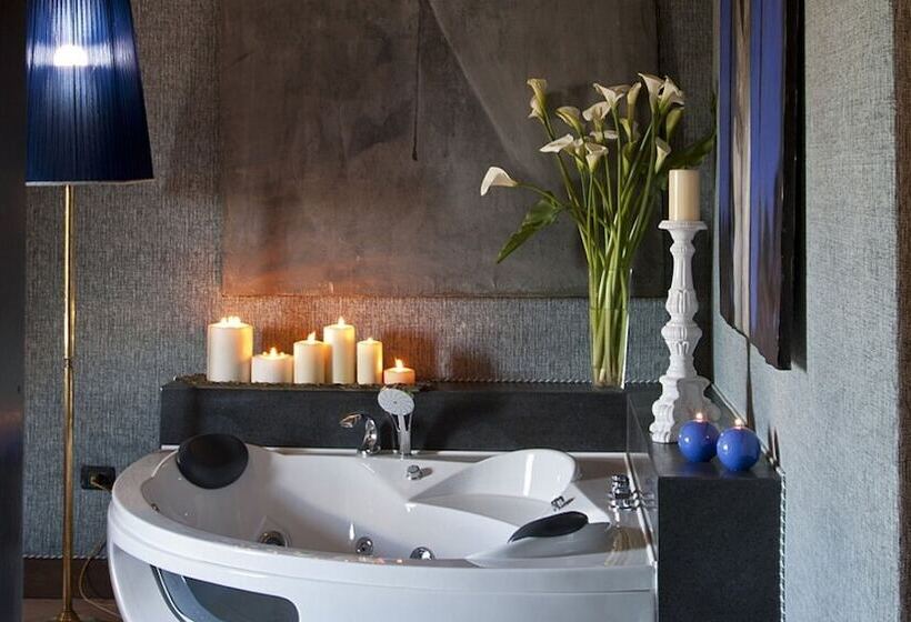 جناح إدارى, Castel Porrona Relais & Spa