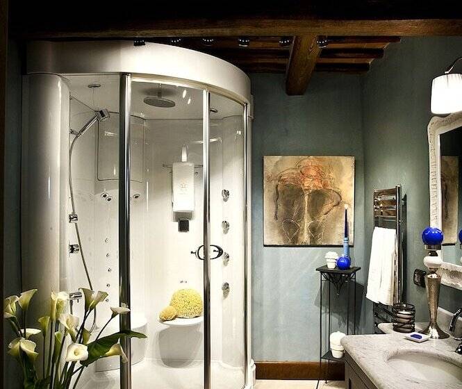 Полулюкс, Castel Porrona Relais & Spa