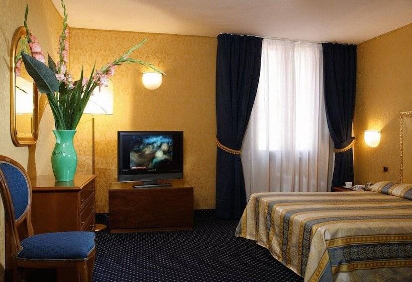 اتاق استاندارد چهار تخته, Castello