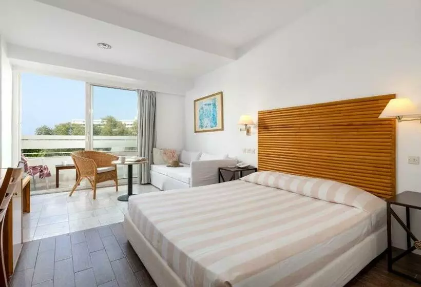 اتاق یک تخته با چشم‌انداز باغ, Dionysos