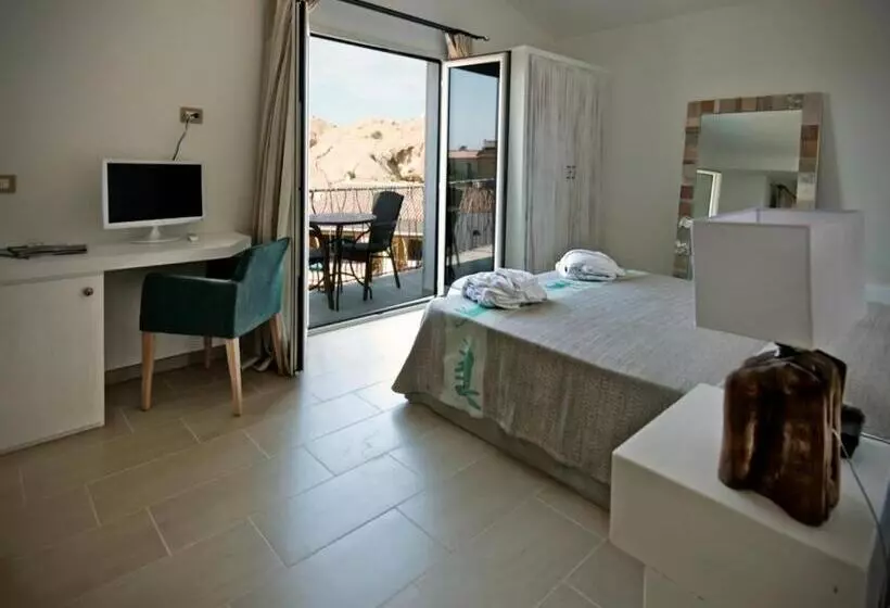سوییت جونیور با چشم‌انداز دریا, Dolce Vita Boutique