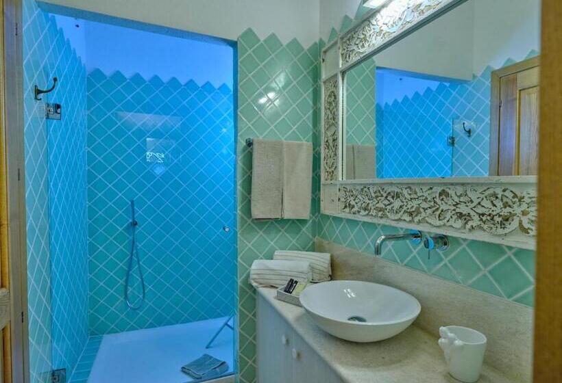 דירת שני חדרים, Dolce Vita Boutique