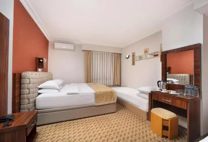 スタンダード４人部屋, Elan Hotel Istanbul Pera
