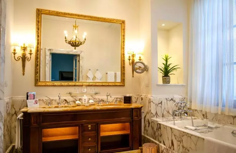 اتاق لوکس با تخت بزرگ, Four Seasons Hotel Firenze