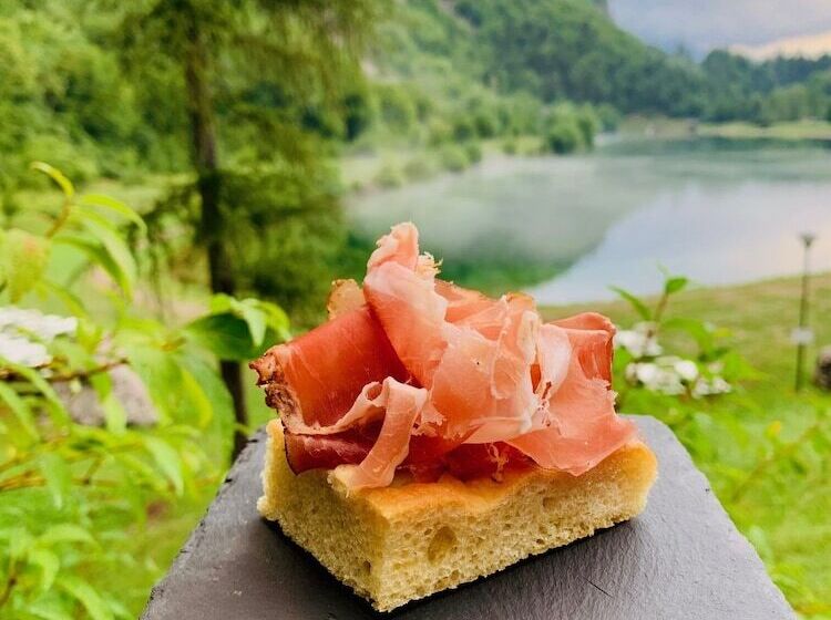 غرفة قياسية ثلاثية, Garni Lago Nembia