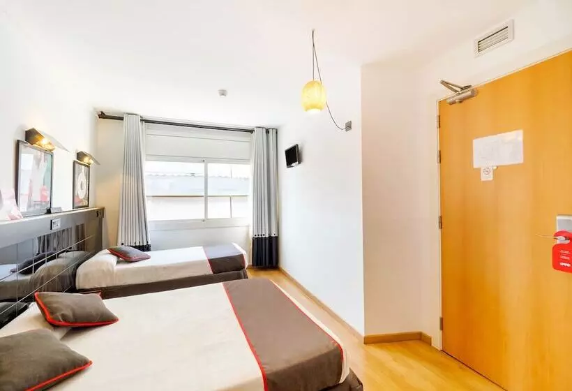 اتاق استاندارد سه نفره, Hostal Athenas