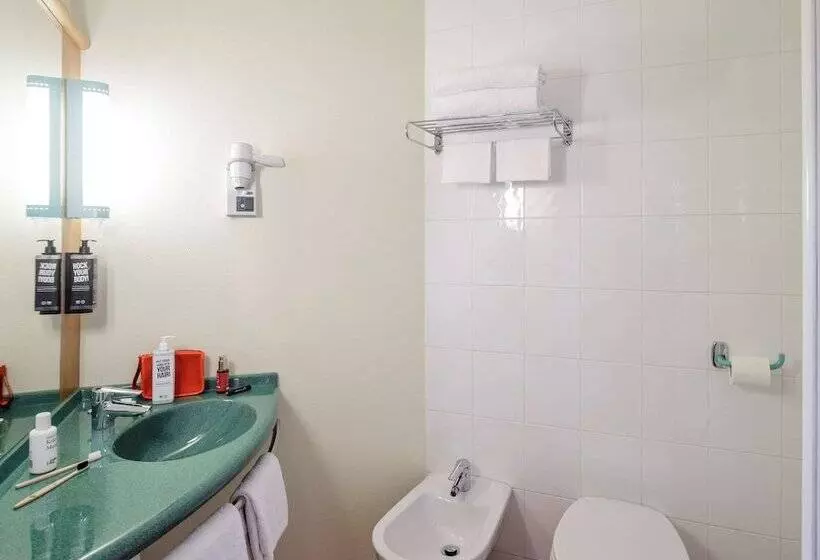 اتاق پرمیوم, Ibis Milano Malpensa