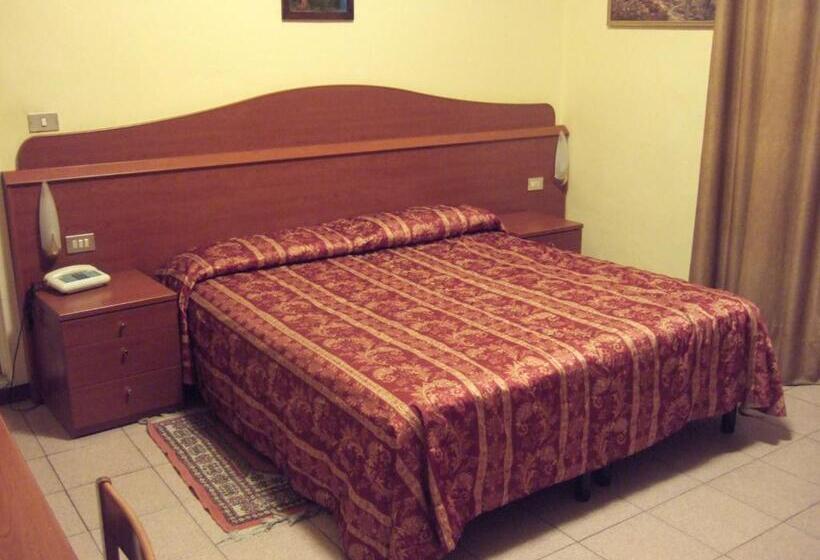 חדר סטנדרט, Innocenti