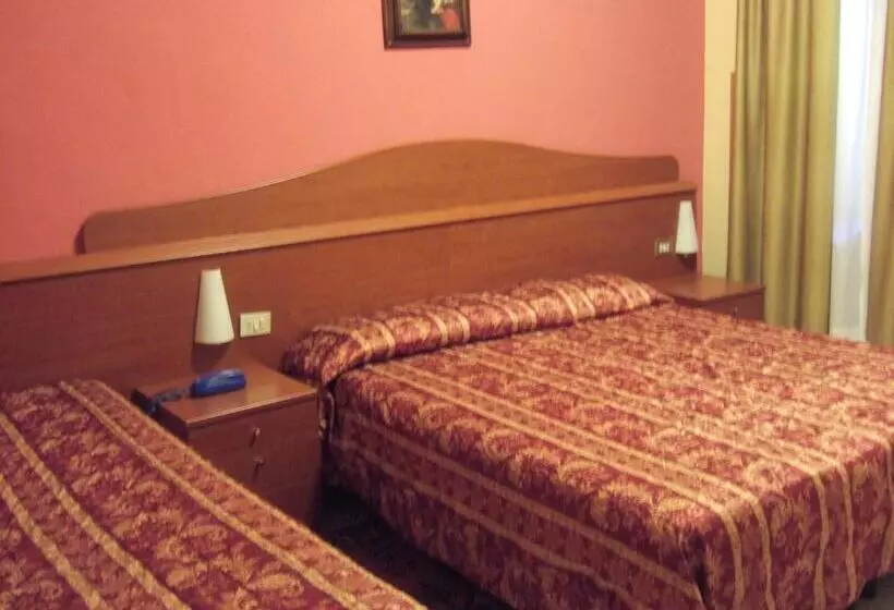 اتاق استاندارد سه نفره, Innocenti