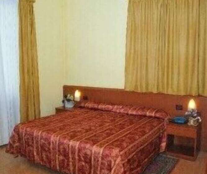 חדר סטנדרט, Innocenti