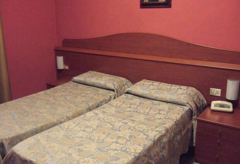 חדר סטנדרט, Innocenti