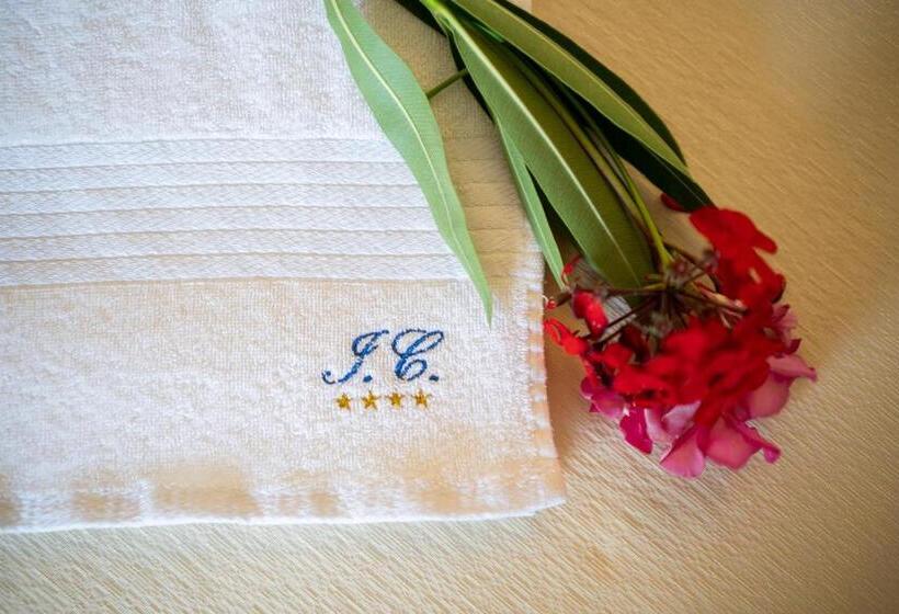 חדר סטנדרט לשלושה, Ipomea Club