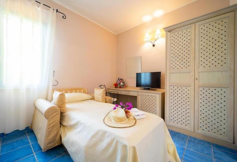 חדר סטנדרט לארבעה, Ipomea Club