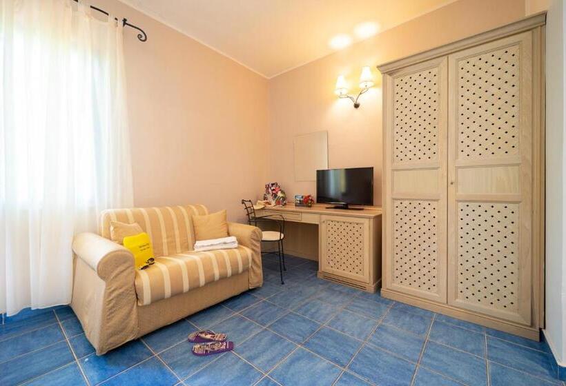 חדר סטנדרט לארבעה, Ipomea Club