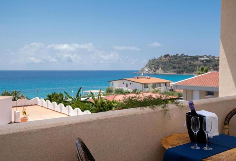 סוויטה נוף לים, Ipomea Club