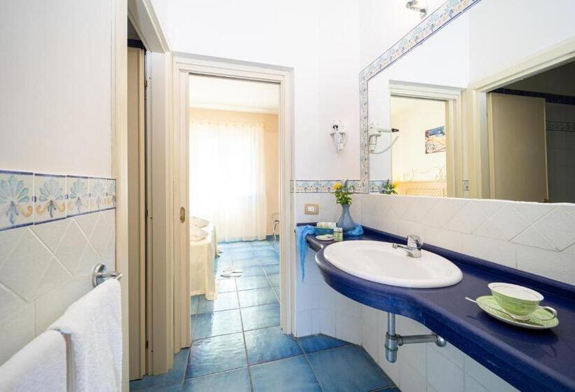 סוויטה נוף לים, Ipomea Club