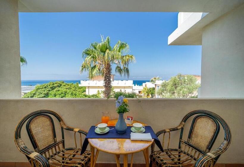 סוויטה נוף לים, Ipomea Club