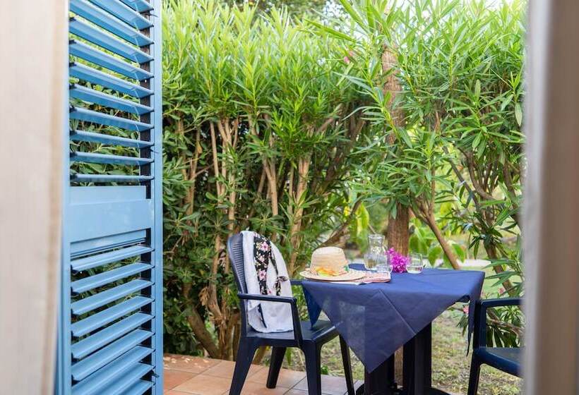 חדר סטנדרט לשלושה, Ipomea Club