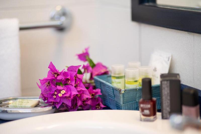 חדר אקונומי, Ipomea Club