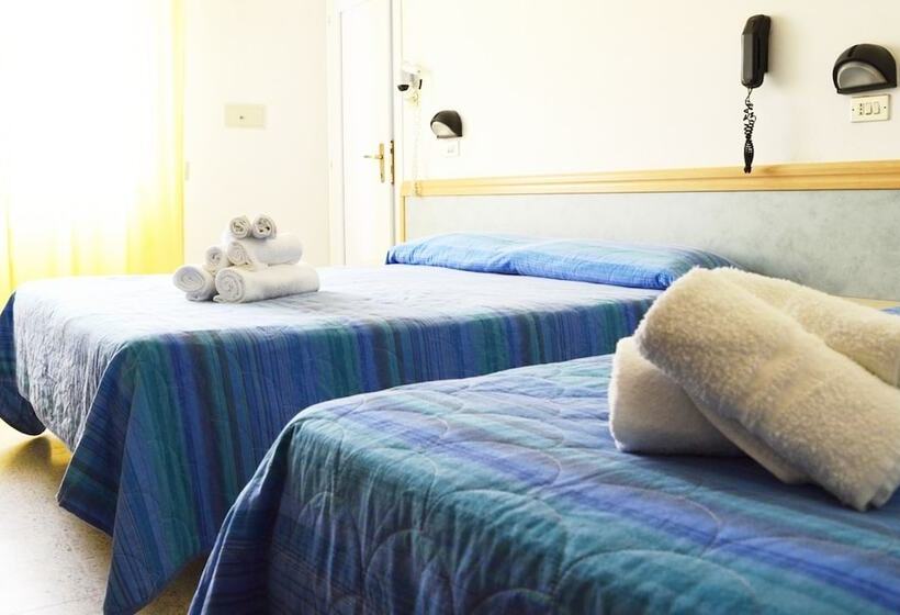 اتاق استاندارد سه نفره, Lux