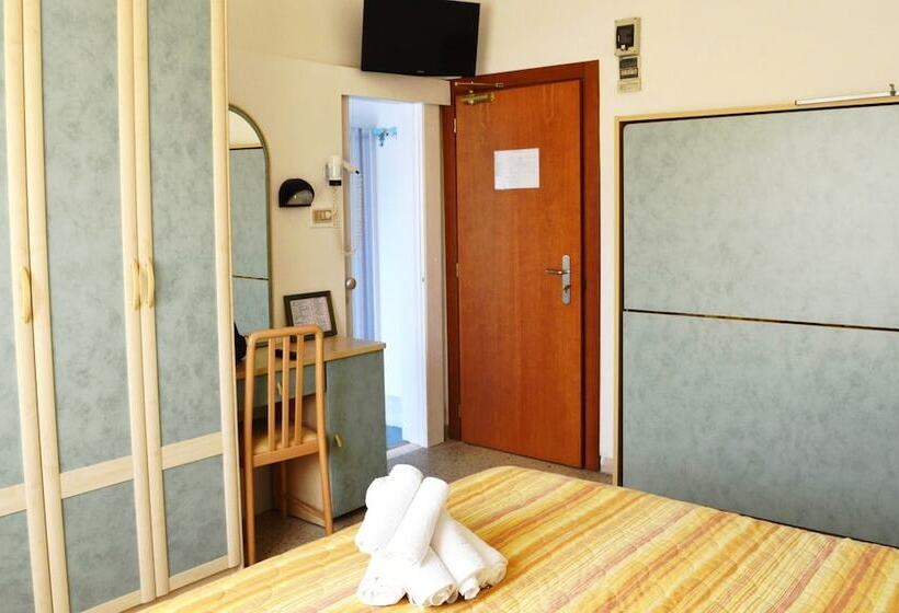 اتاق استاندارد چهار تخته, Lux