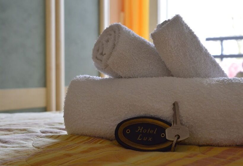 اتاق استاندارد چهار تخته, Lux