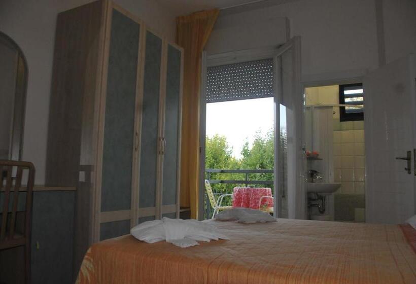 اتاق استاندارد سه نفره, Lux