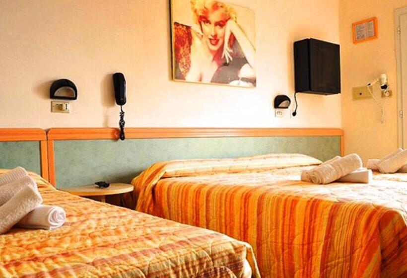 اتاق استاندارد سه نفره, Lux