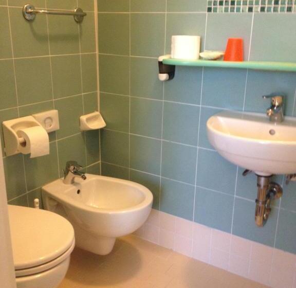 اتاق استاندارد چهار تخته, Lux