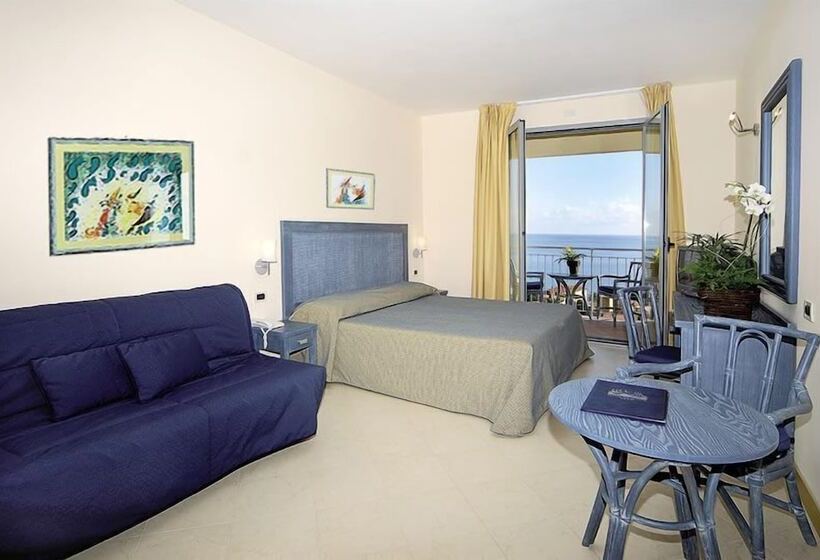 غرفة قياسية إطلالة جانبية علي البحر, Metropol