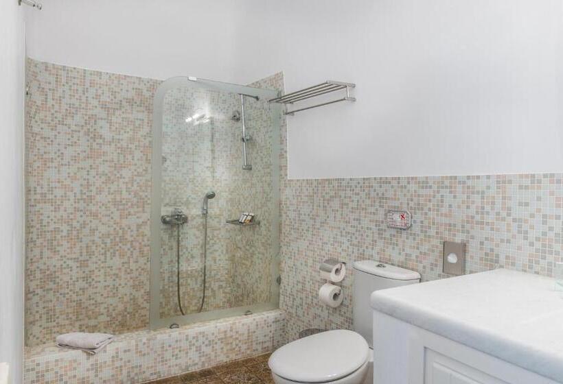 Представительский люкс с видом, Pantelia Suites