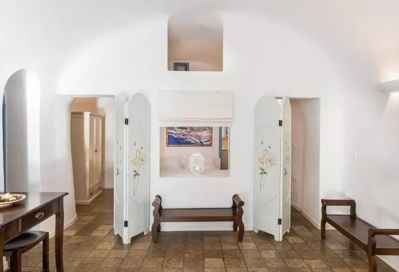 سوئیت اجرایی با مشاهده, Pantelia Suites