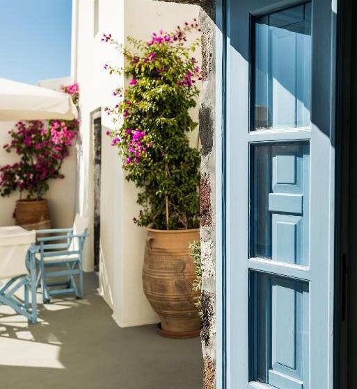 Полулюкс с Видом, Pantelia Suites