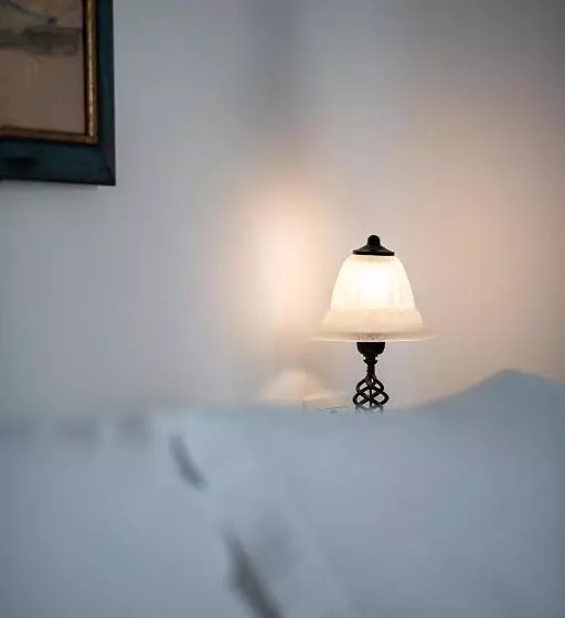 اتاق استاندارد با چشم‌انداز, Pantelia Suites