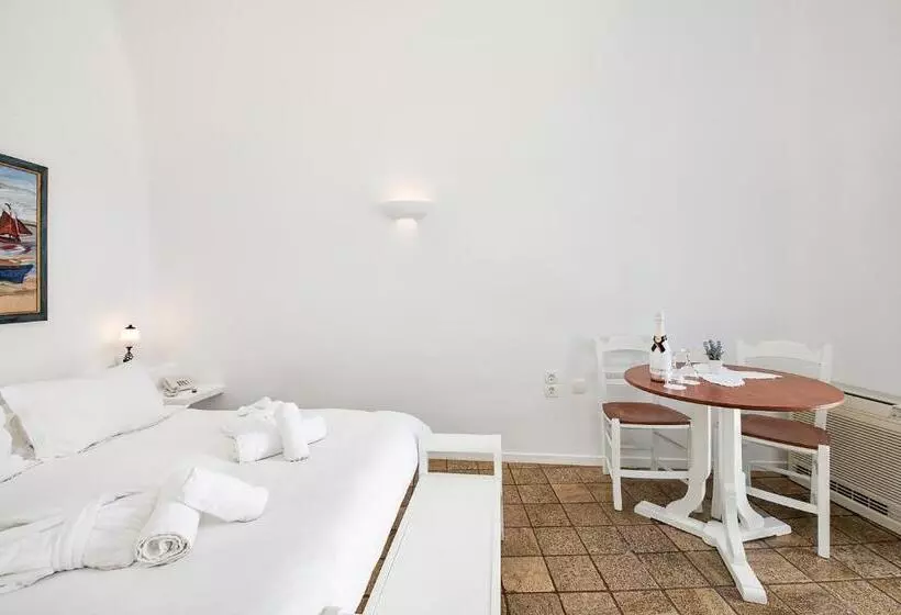 اتاق استاندارد با چشم‌انداز, Pantelia Suites